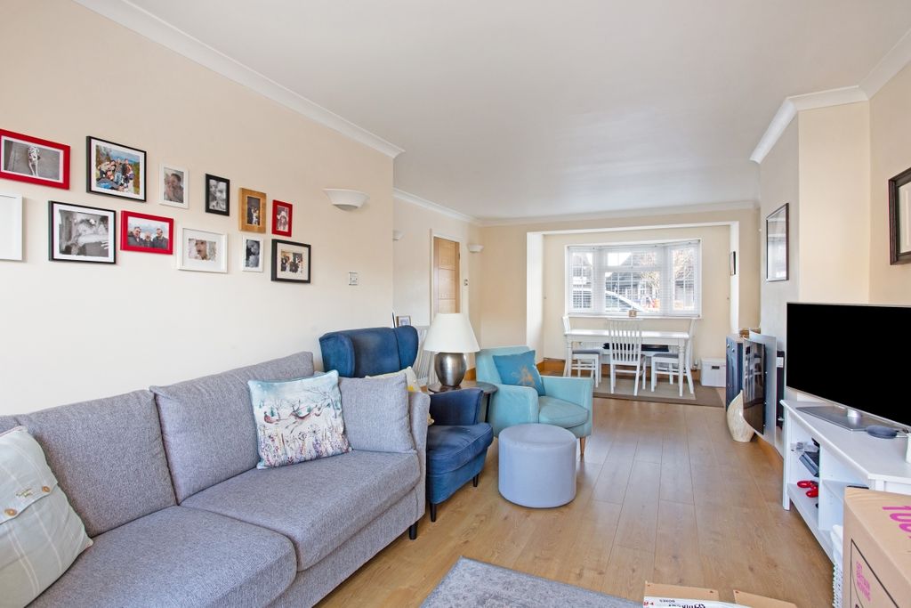 Property photo 2 of 11 Sitting Room