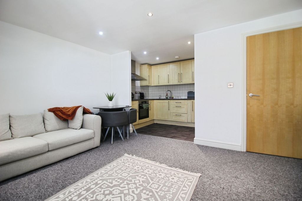 Property photo 2 of 7