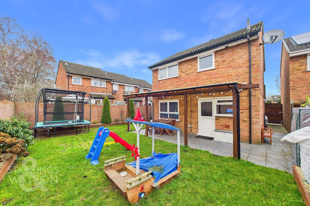Property photo 1 of 27