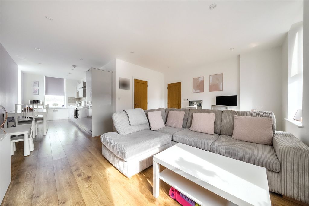Property photo 1 of 16 Picture No. 02