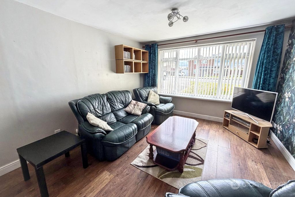 Property photo 3 of 12 5157844