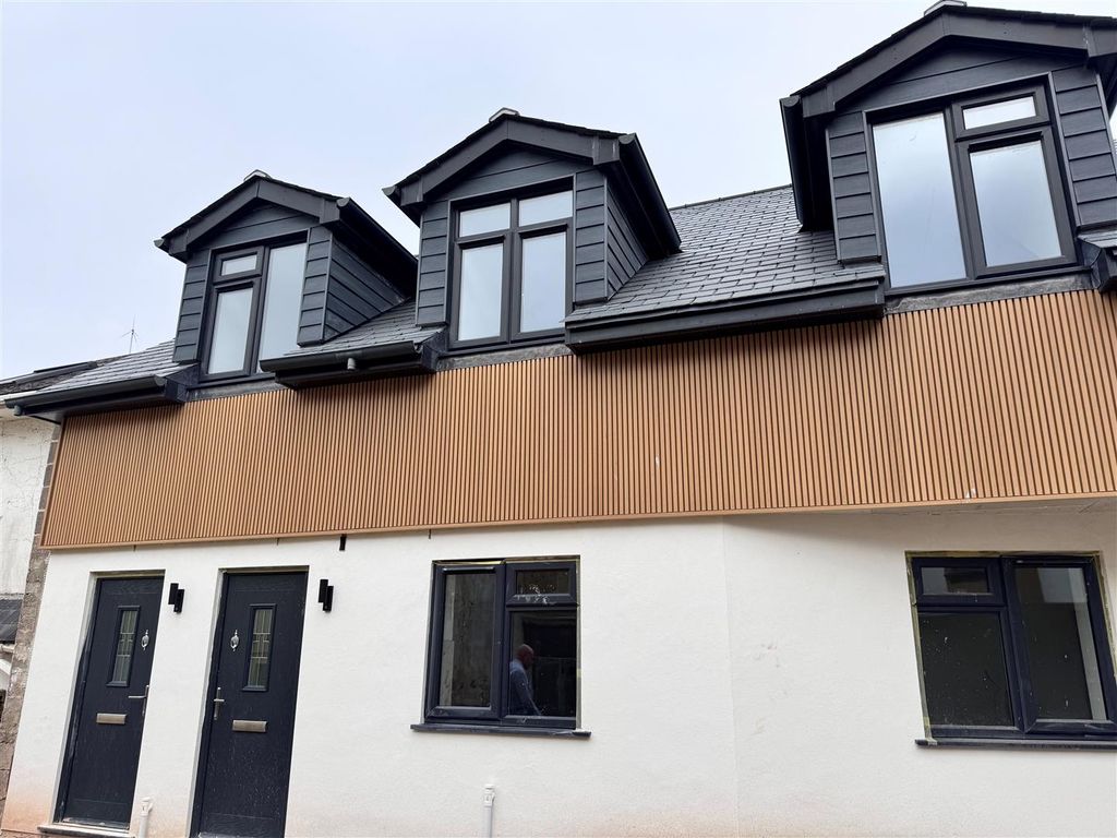 Property photo 1 of 4 Front.Jpg