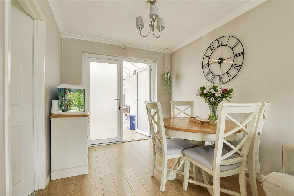 Property photo 3 of 19 11.Jpg