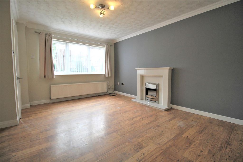 Property photo 2 of 10 Lounge..Jpg