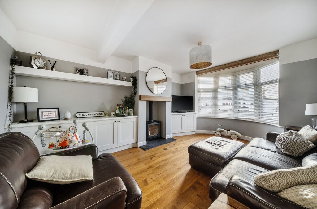 Property photo 3 of 21 13938511869452B761B944