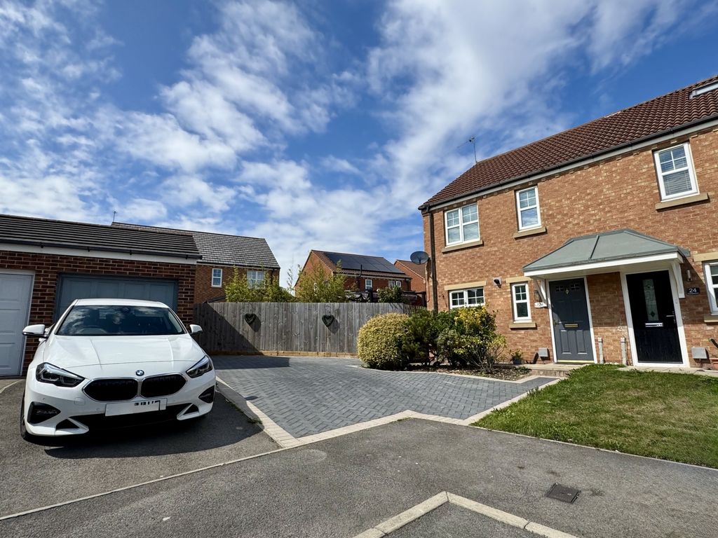 Property photo 1 of 18 23 Hunstanton