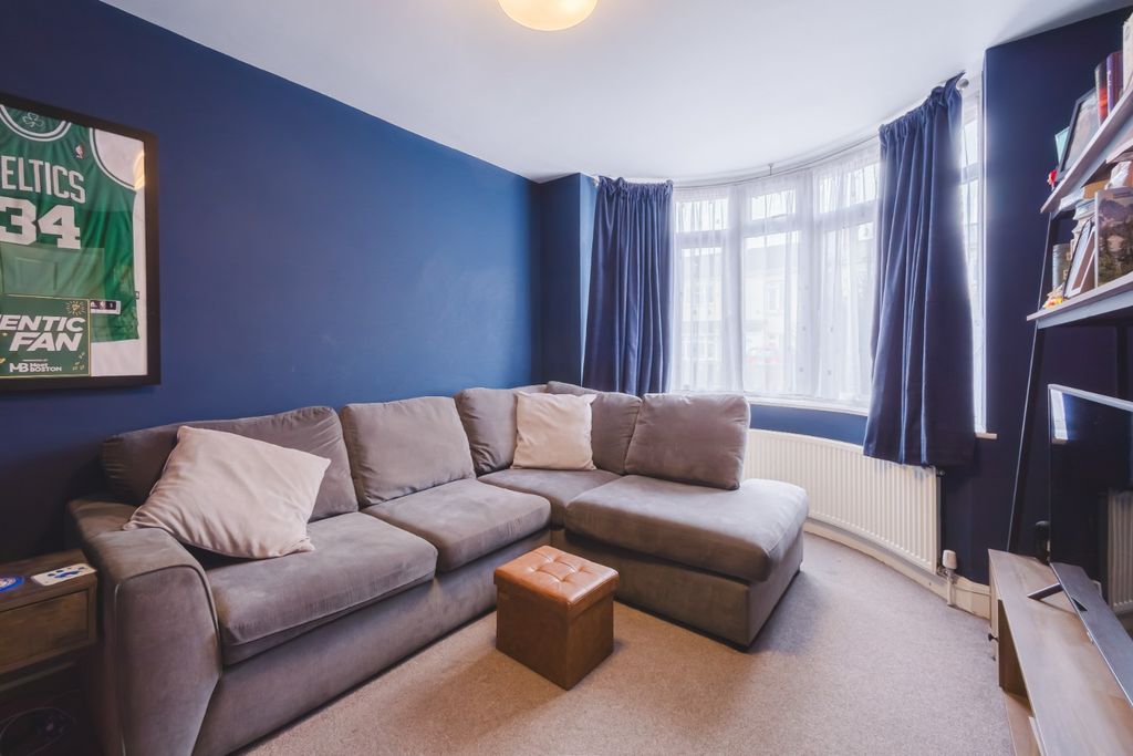 Property photo 2 of 21 4749722