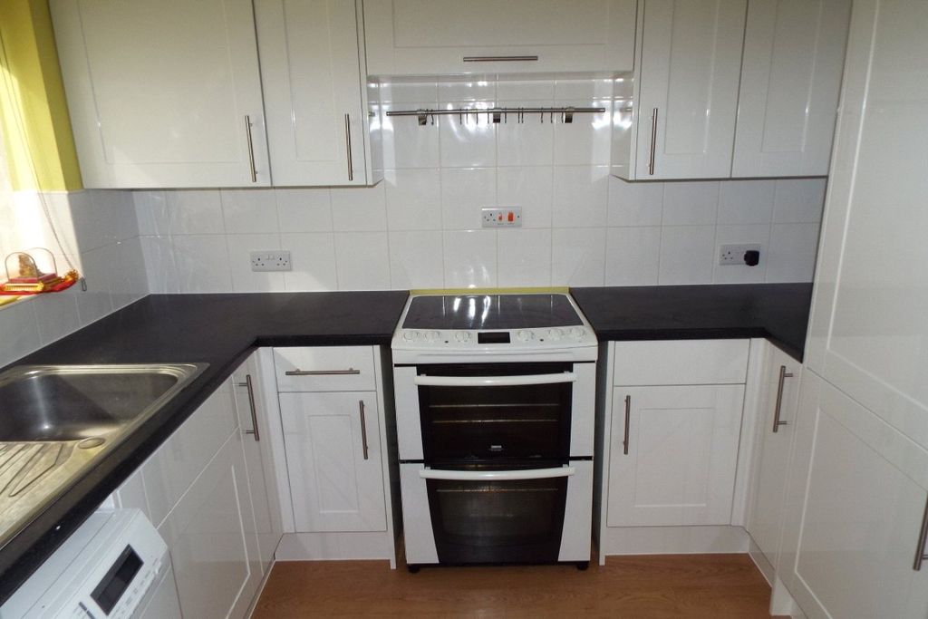 Property photo 2 of 5 Kitchen