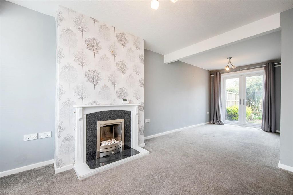 Property photo 3 of 17 Lounge/Diner