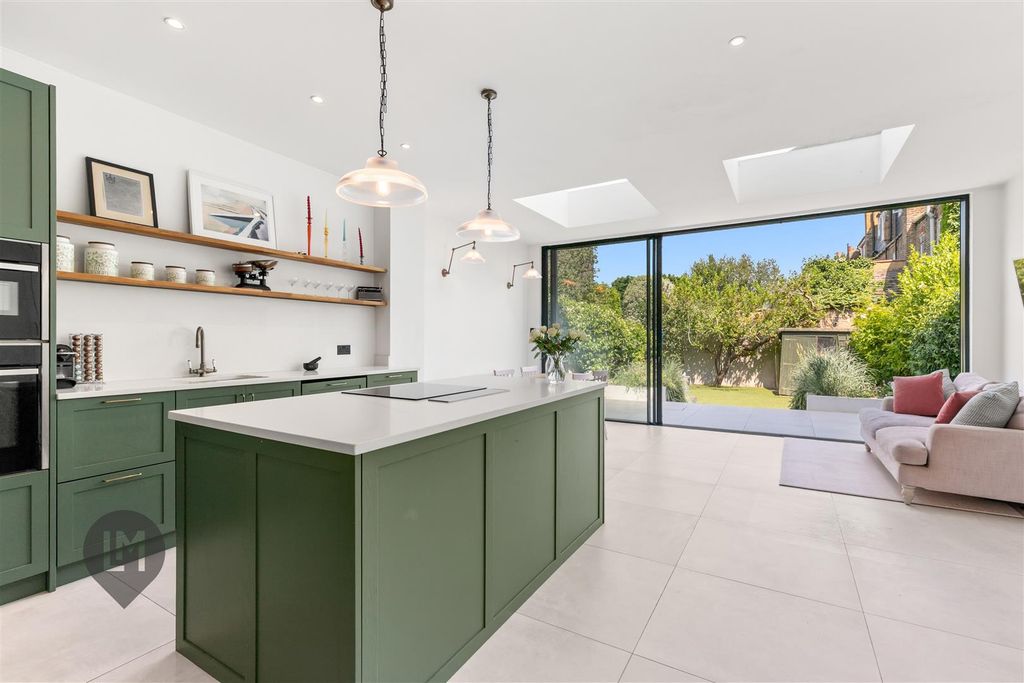 Property photo 1 of 10 Kitchen/Dining/Living Room