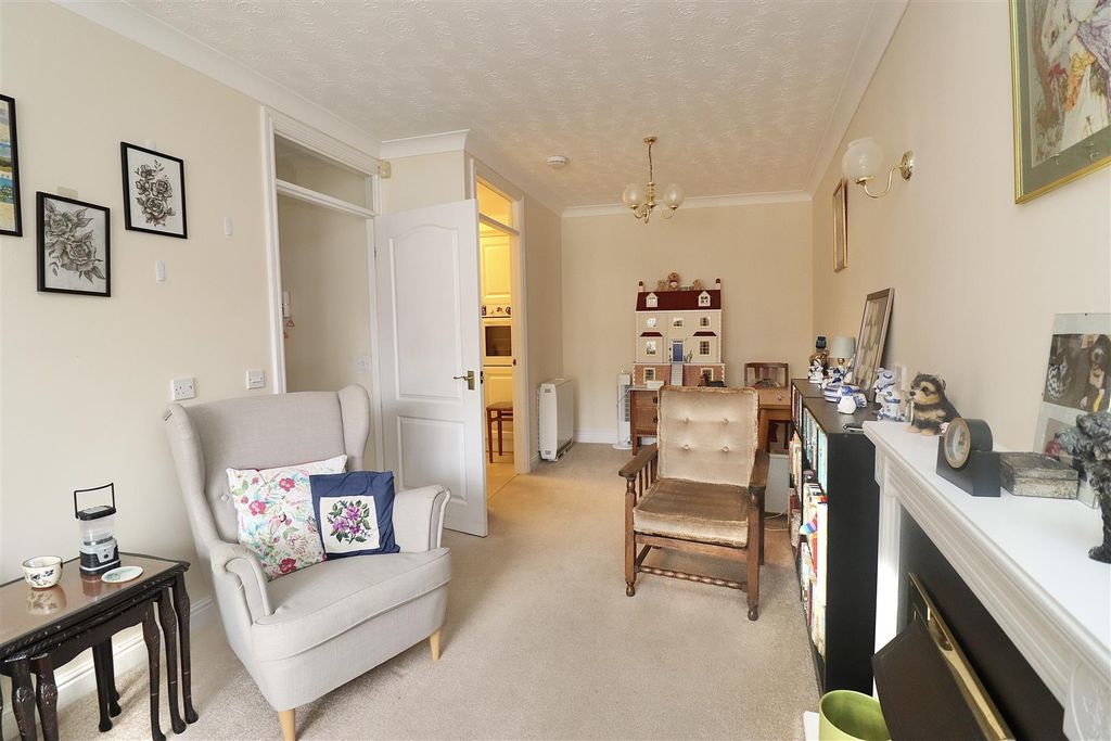 Property photo 3 of 8