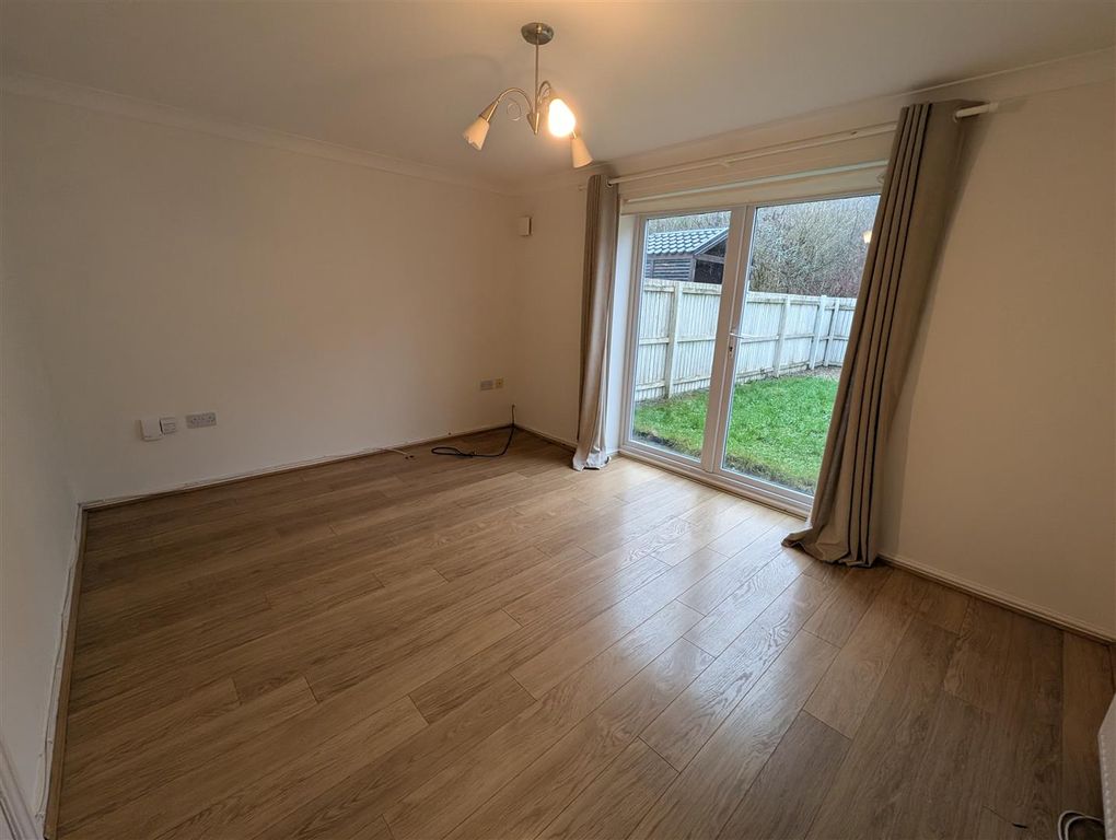 Property photo 2 of 10 Lounge (Reception)