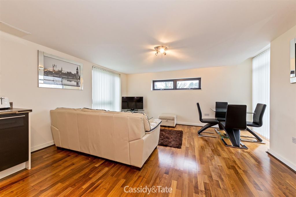 Property photo 3 of 14 5Winchestercourt-13.Jpg