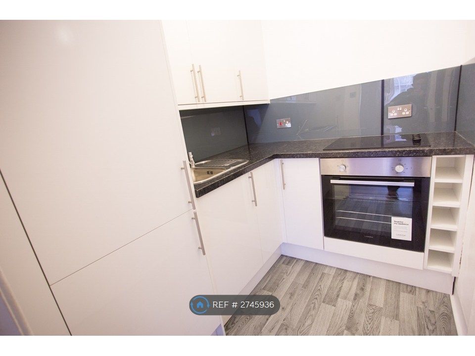 Property photo 2 of 12 Kitchen