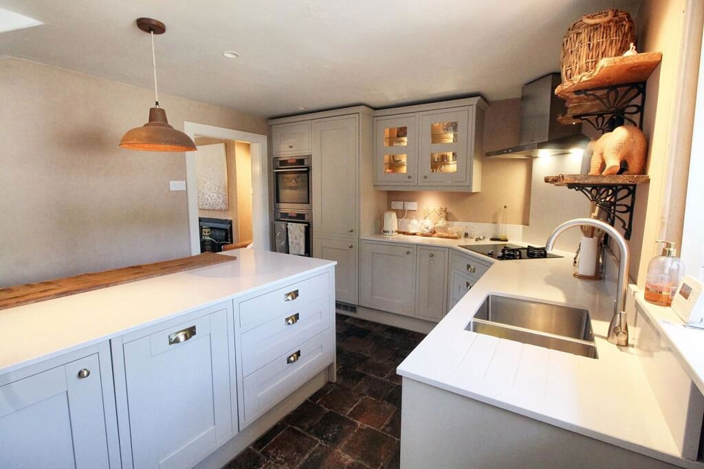 Property photo 3 of 35