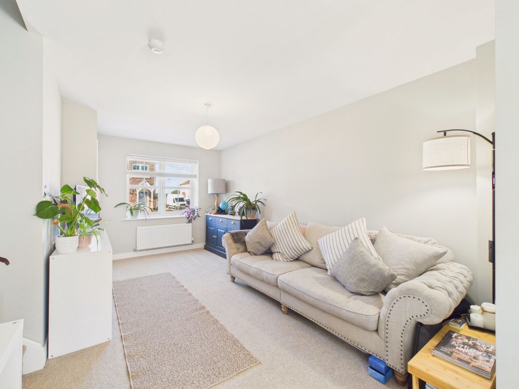 Property photo 3 of 13 5531337