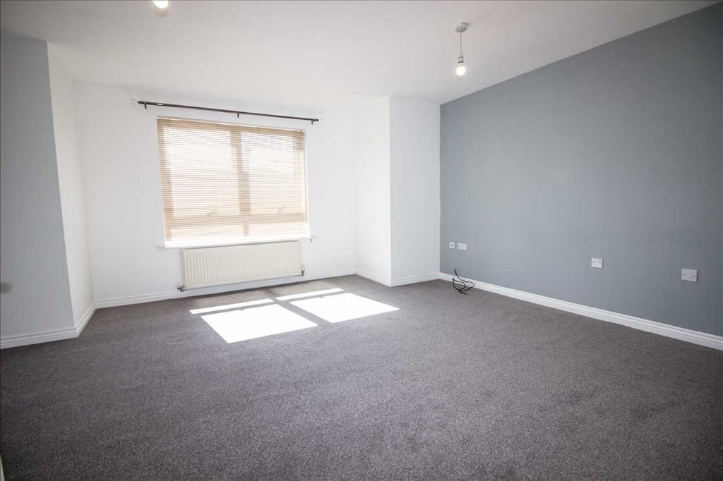 Property photo 2 of 6 Lounge