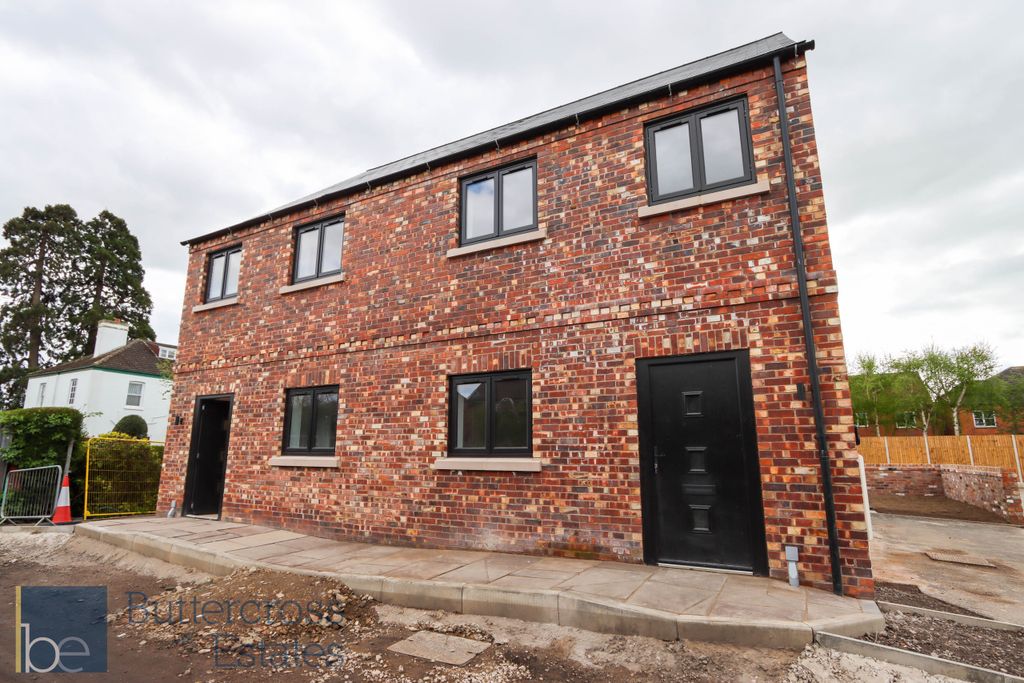 Property photo 1 of 16 Mills Drive
