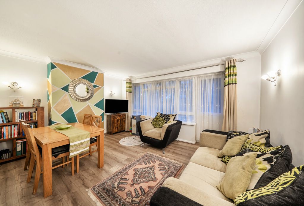 Property photo 1 of 11 1403428-7-6972596...