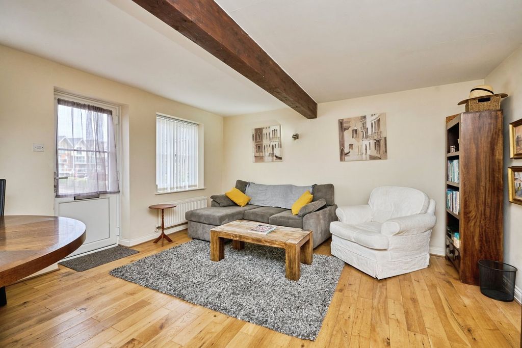 Property photo 3 of 19