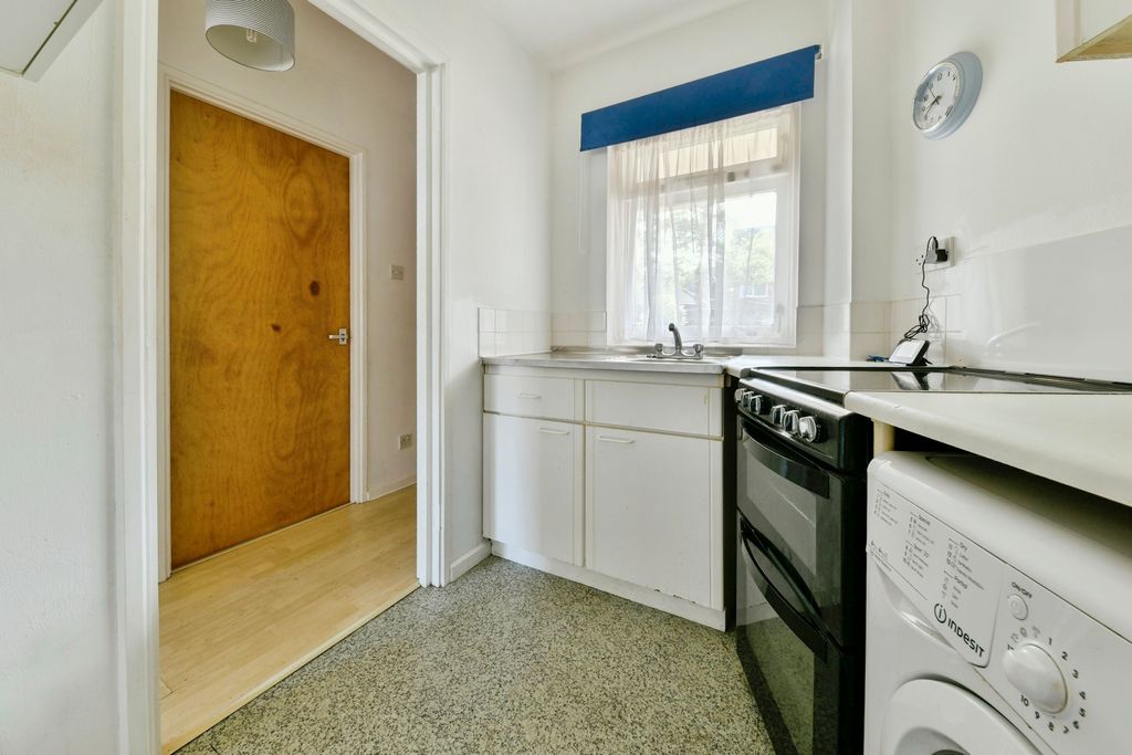 Property photo 3 of 9