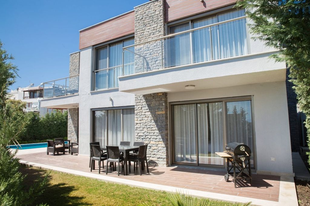 Property photo 2 of 23 Sea View Bodrum Property For Sale - Luxury Two-Storey Home