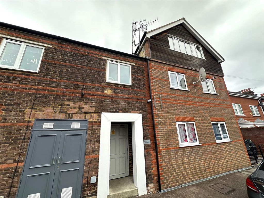 Property photo 1 of 5 Coopers Estate Agents