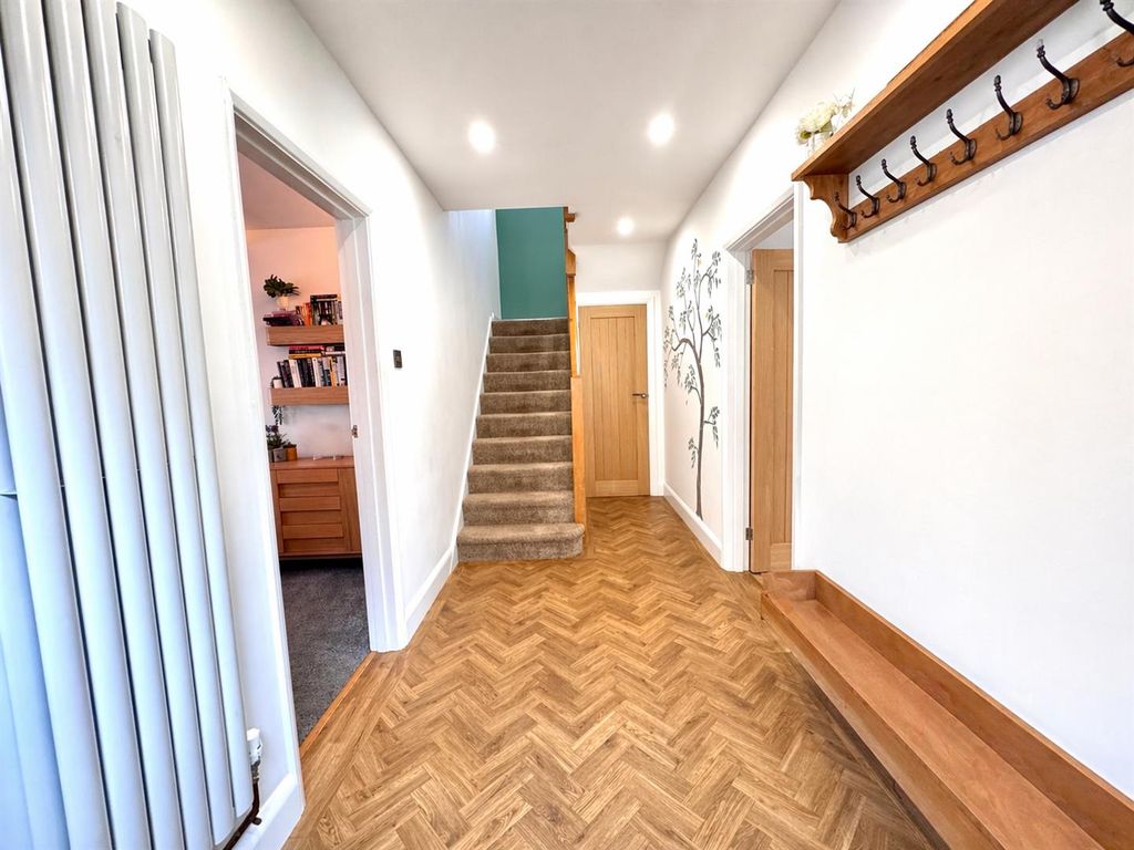 Property photo 2 of 25 875Ecf1C-Dfd4-4276-8D16-5E222Da9Dd3A.Png