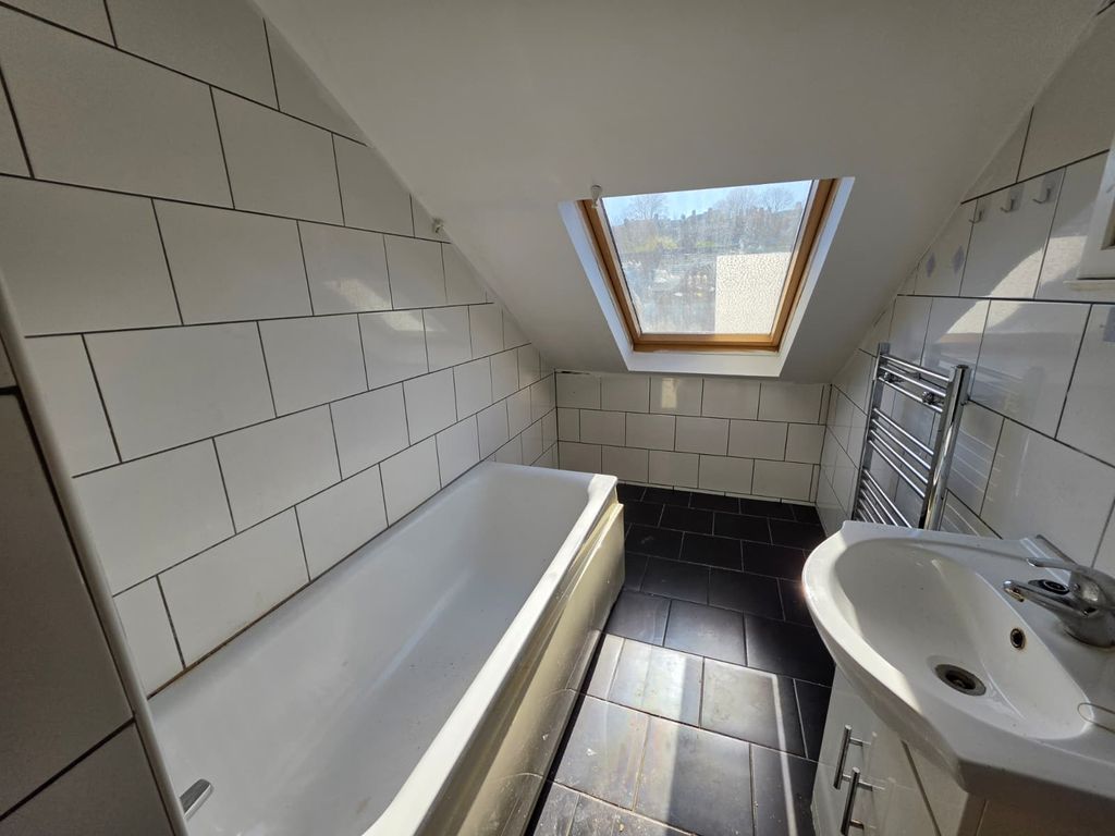 Property photo 2 of 7 Gallery