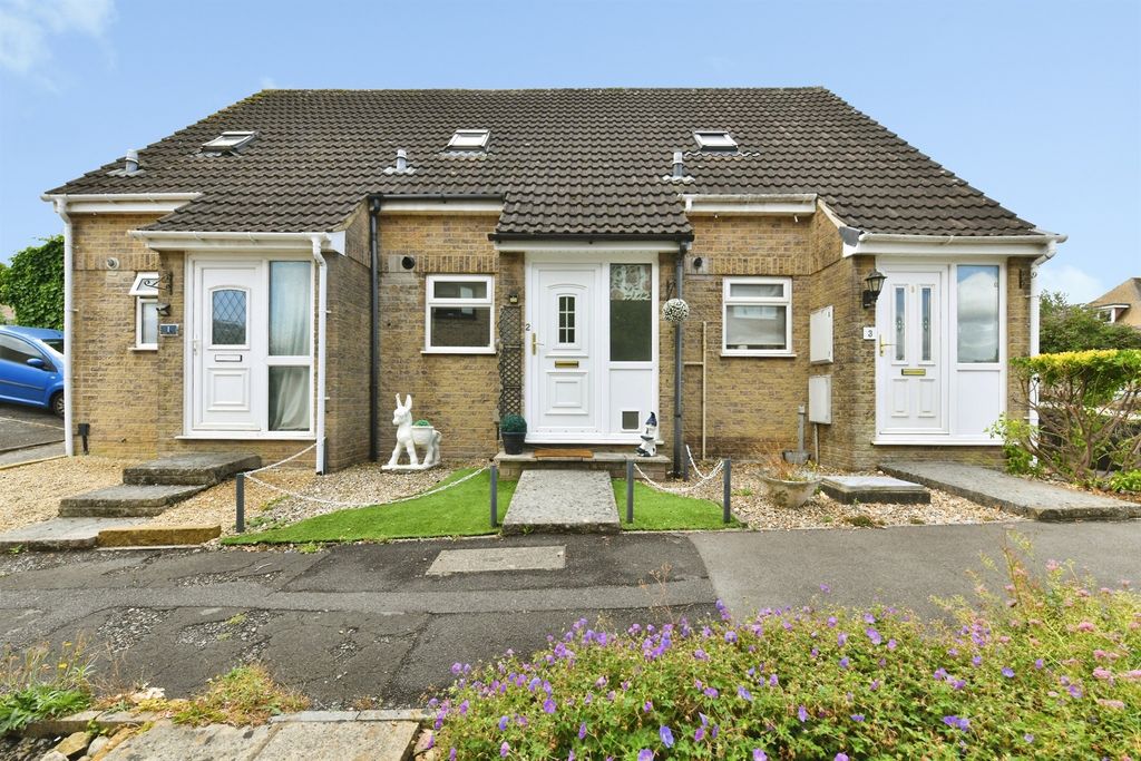 Property photo 1 of 12