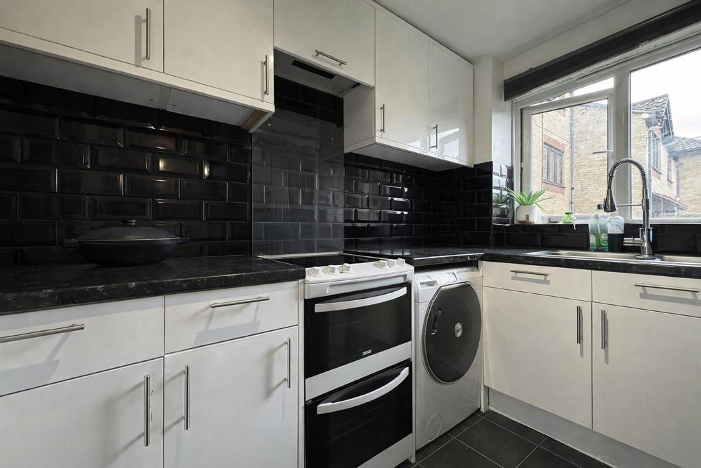 Property photo 3 of 8 191A45d9-6De2-47F2-92c8-82660Ae6Da65.Png