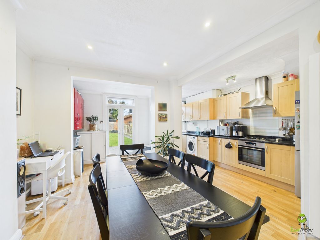 Property photo 3 of 10 Presented By Robert At Ewemove Bexleyheath And Dar