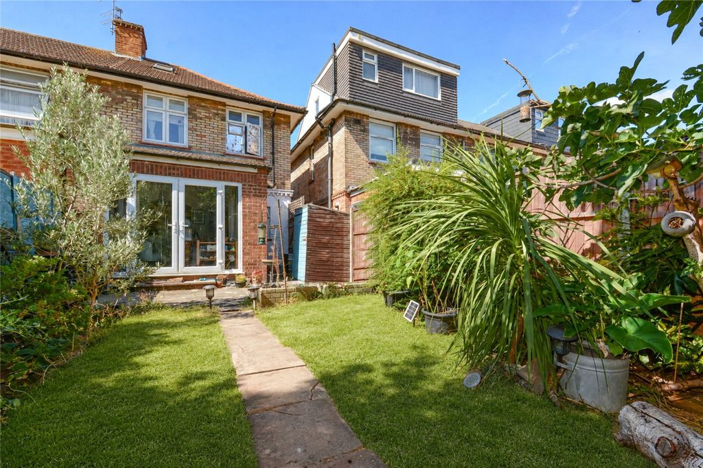 Property photo 3 of 14 Picture No. 18