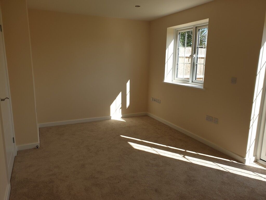 Property photo 3 of 18 Lounge