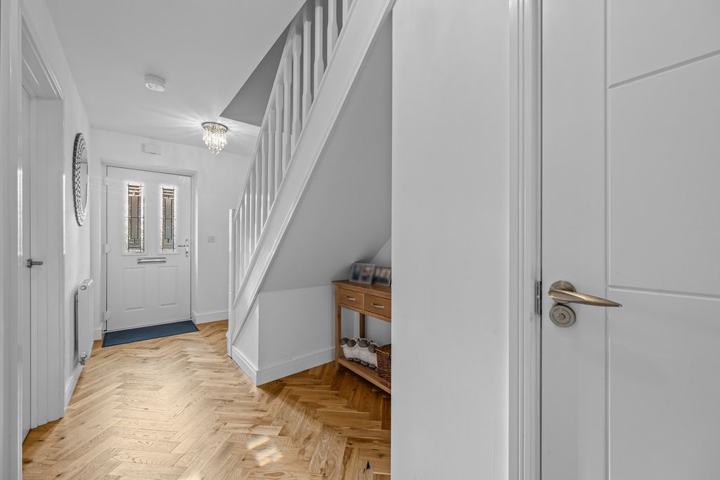 Property photo 3 of 48