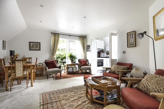 Property photo 2 of 10 Internal View