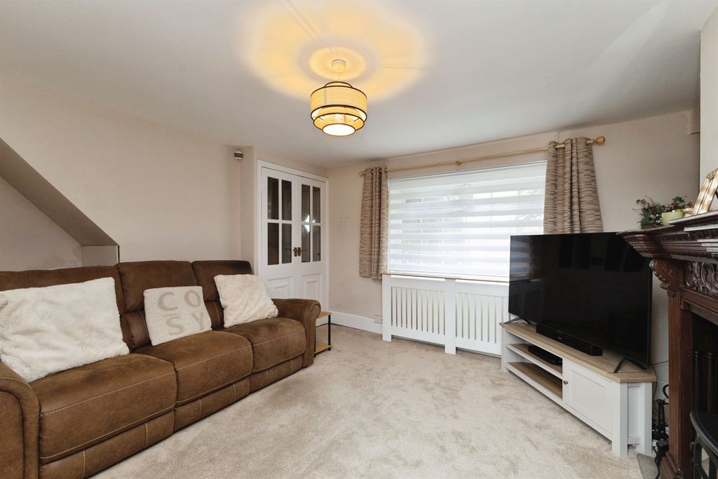Property photo 3 of 11