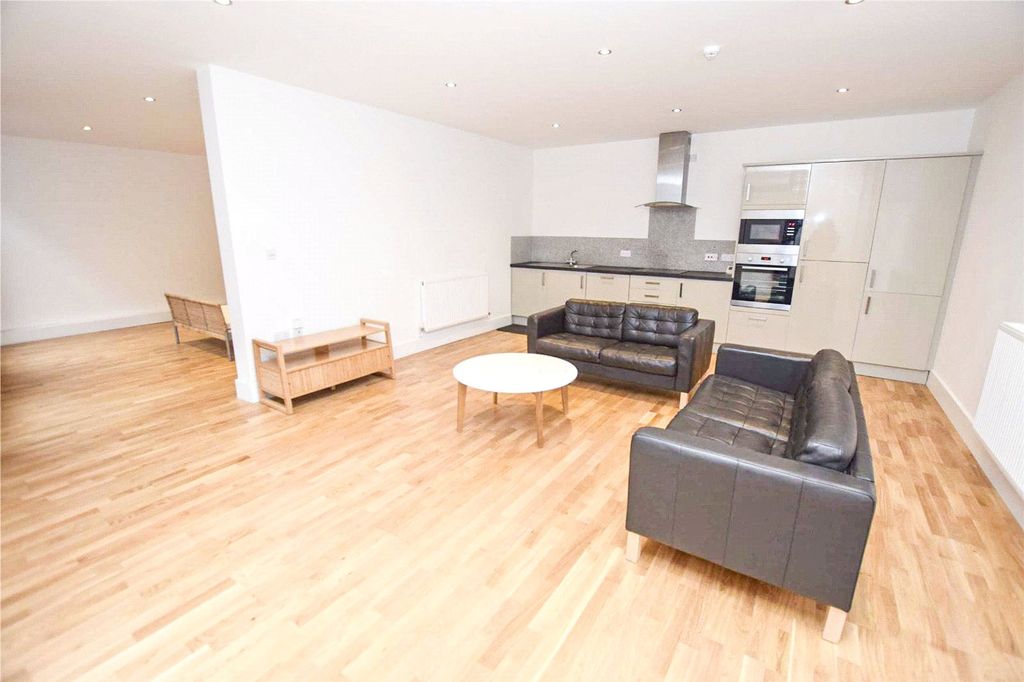 Property photo 2 of 8 Picture No. 21