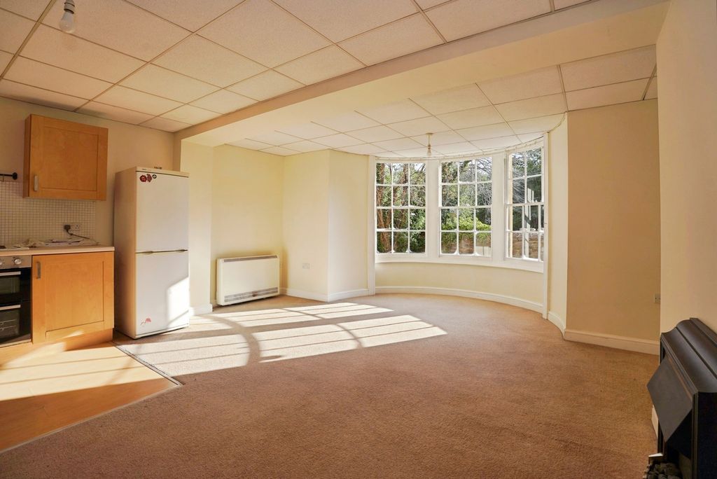Property photo 2 of 8 Pbox-Img.Jpg