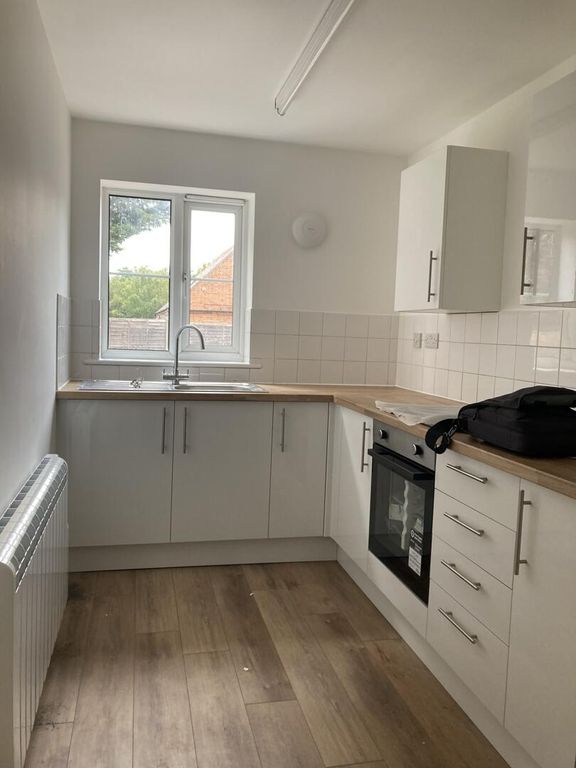 Property photo 2 of 6 Kitchen