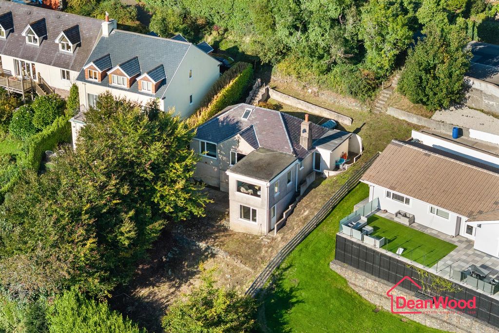 Property photo 3 of 28 Untitled-496.Jpg
