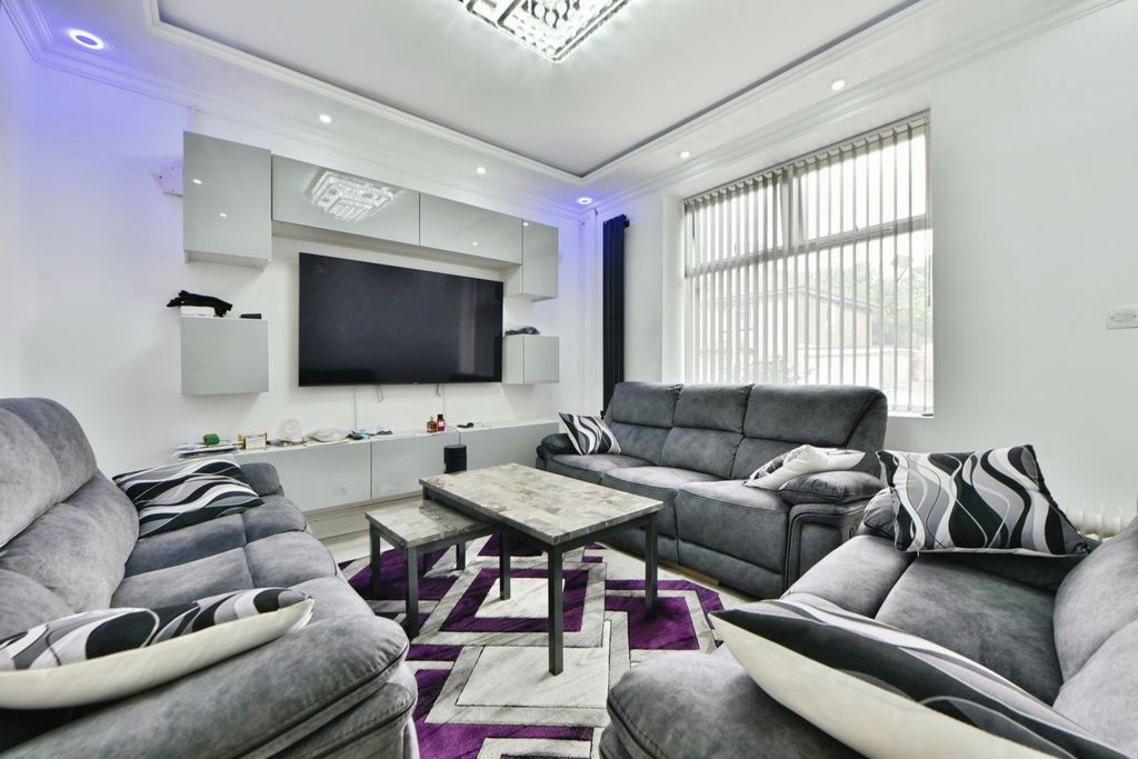 Property photo 3 of 15 Pbox-Img.Jpg