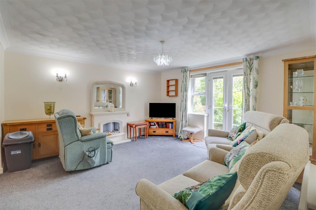Property photo 3 of 10 6 Sycamore Court-3.Jpg