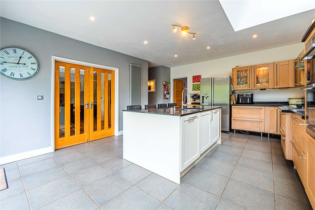 Property photo 3 of 21 Picture No. 05