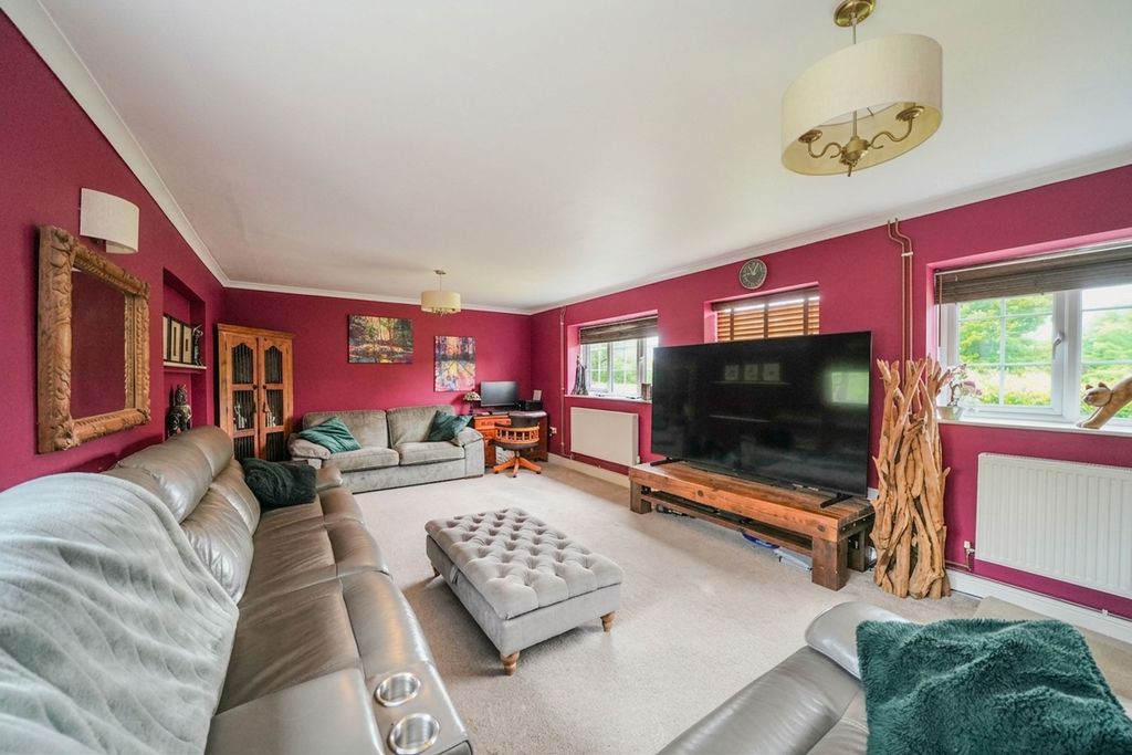 Property photo 3 of 37