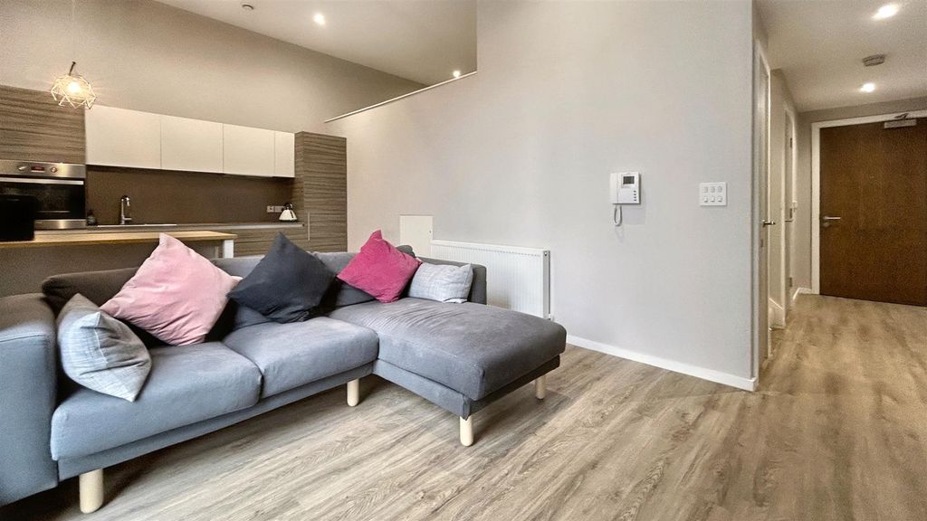 Property photo 3 of 14 2.Jpg
