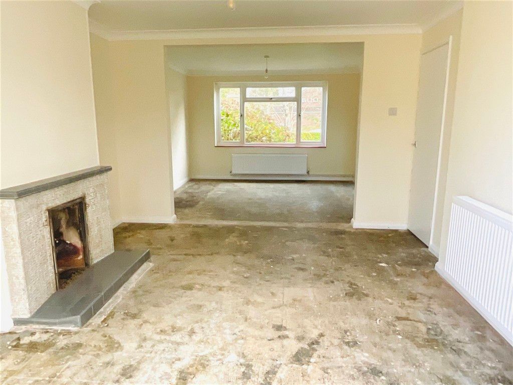 Property photo 1 of 12 Lounge