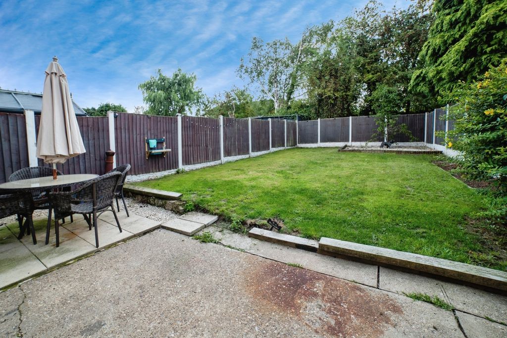 Property photo 2 of 17 Photo