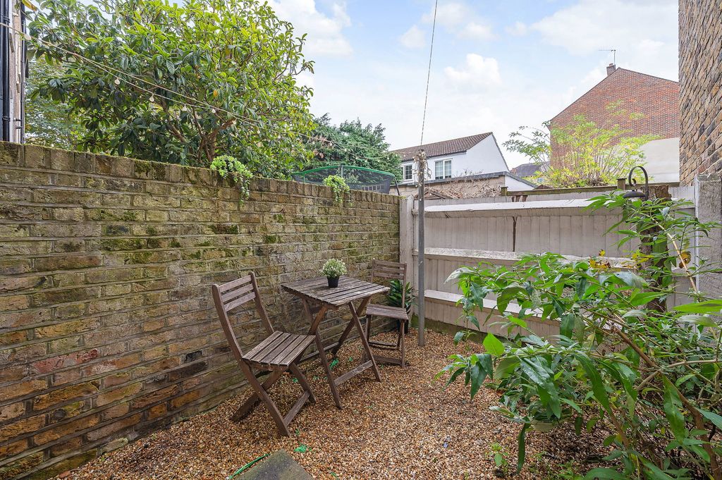 Property photo 2 of 16