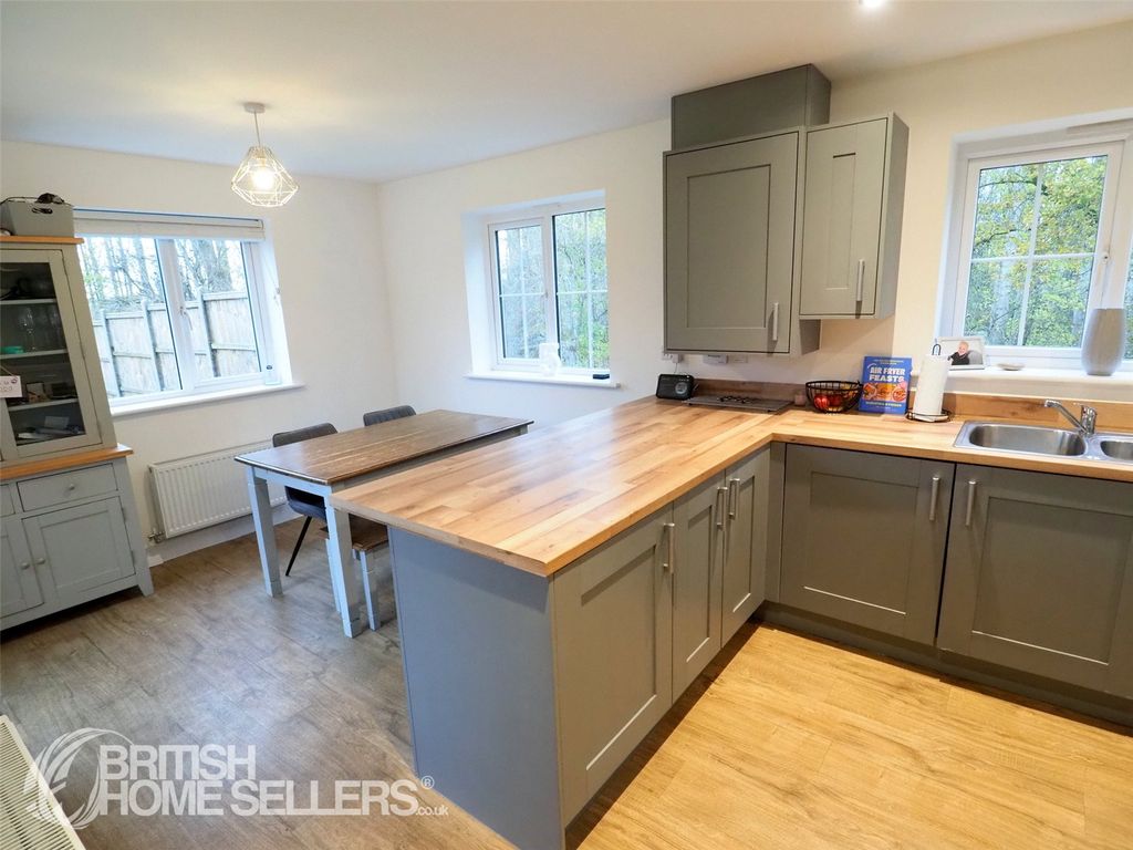 Property photo 3 of 30 Picture No. 19